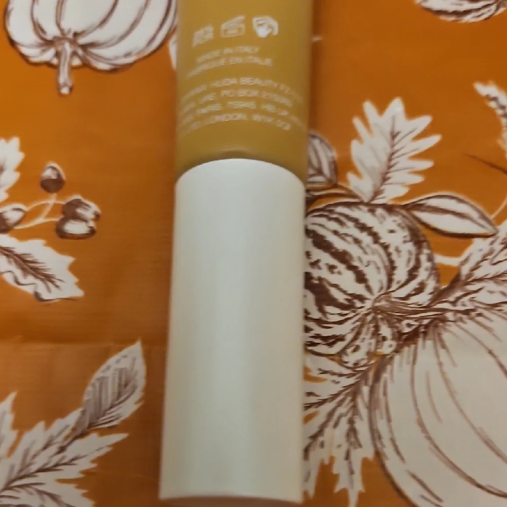 Brand New Glowish Bright Light Concealer Medium Tan